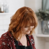 Portrait of Emily T., home chef and Guanci customer